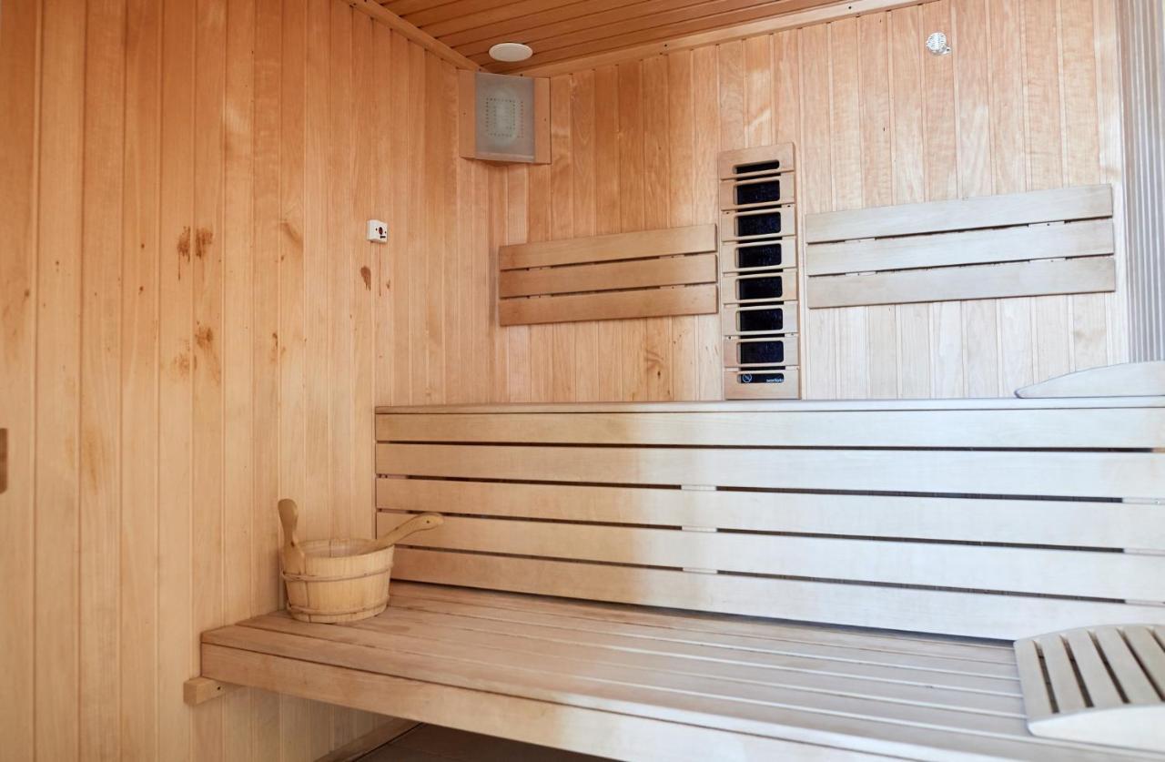 Nasty 24 Aparthotel Pool & Spa Mamaia Nord นาโวดาริ ภายนอก รูปภาพ